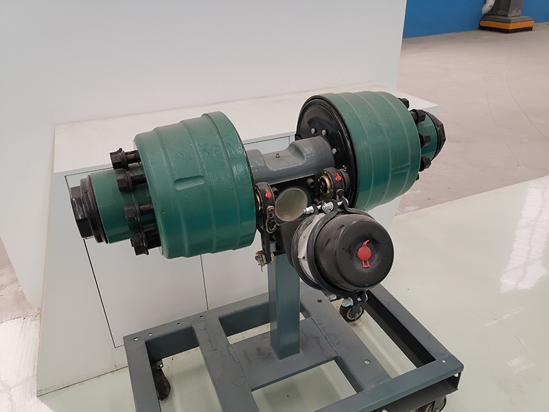 مقطورة المحور الهيدروليكي Hydraulic Axle Trailer