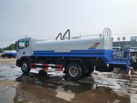 شاحنة مياه Watering truck