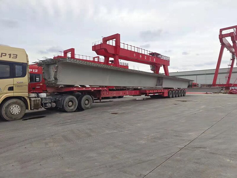 مقطورة مسطحة قابلة للتمديد Extendable flatbed trailer