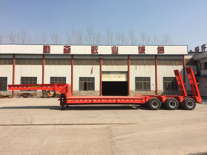 سرير منخفض نصف مقطورة Low Bed Semi Trailer