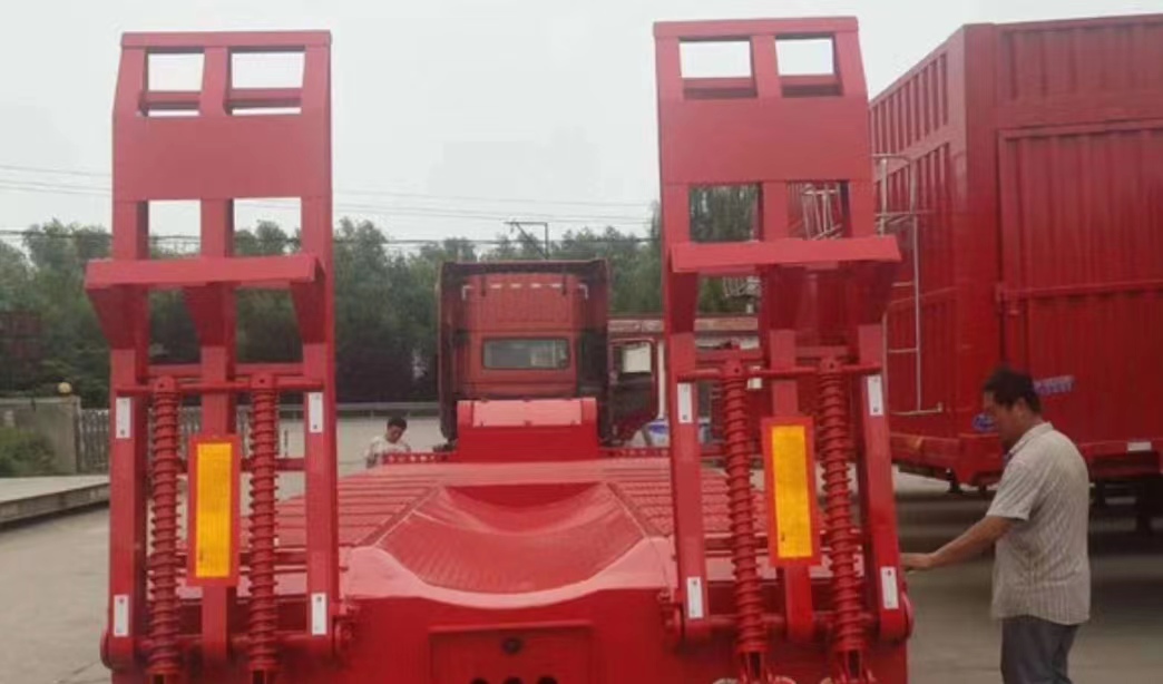 مقطورة لوبوي lowboy trailer